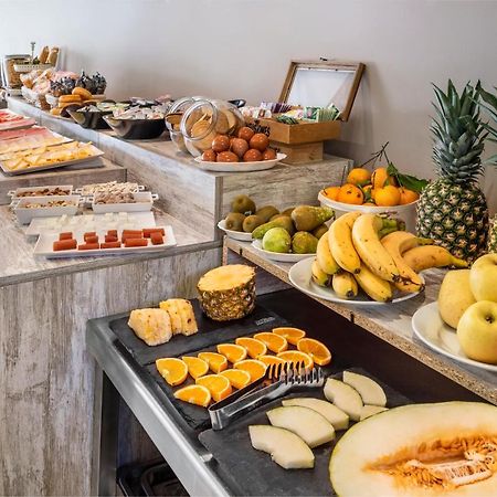 Hotel Victoria Valdemoro Dış mekan fotoğraf