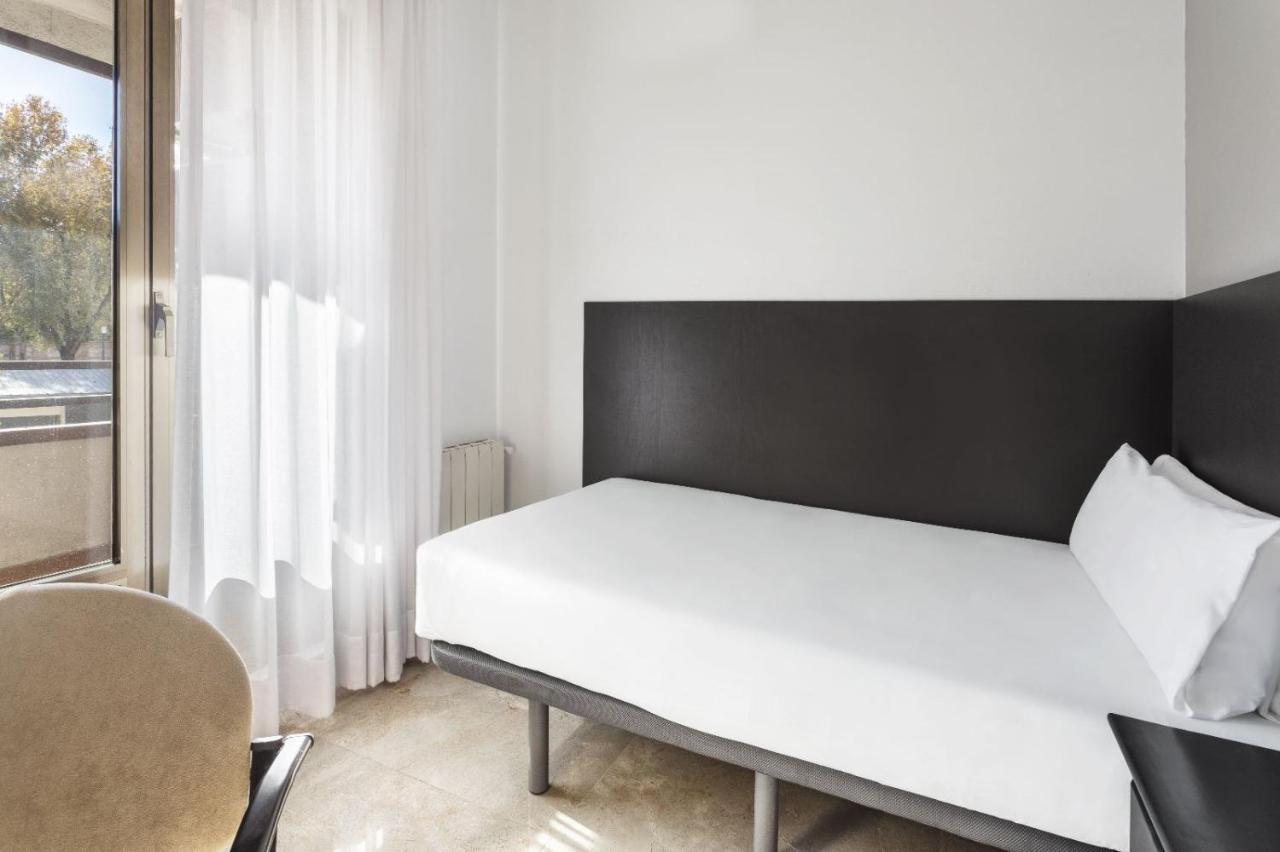 Hotel Victoria Valdemoro Dış mekan fotoğraf