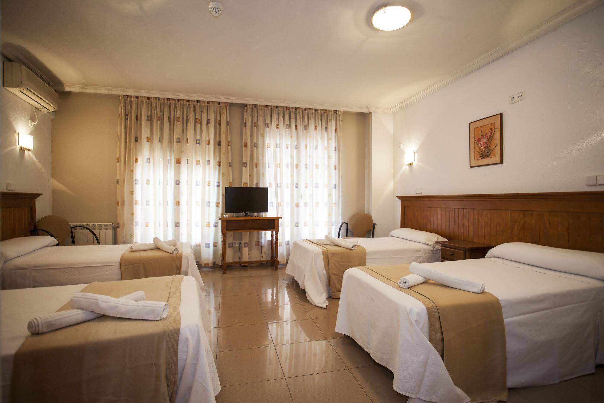 Hotel Victoria Valdemoro Dış mekan fotoğraf