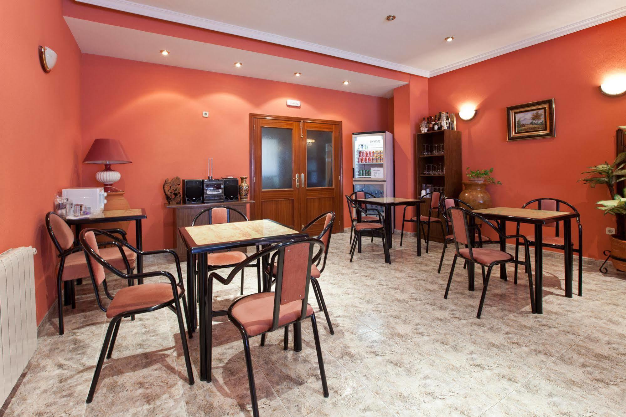Hotel Victoria Valdemoro Dış mekan fotoğraf
